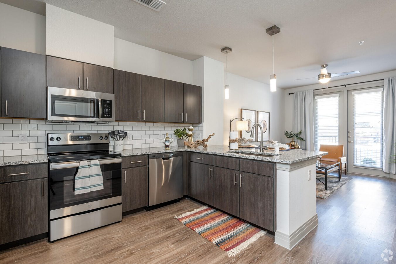 Creekside at Hudson Oaks - kitchen